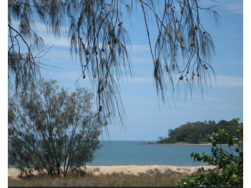 24 A Binnington Esplanade, East Mackay QLD 4740