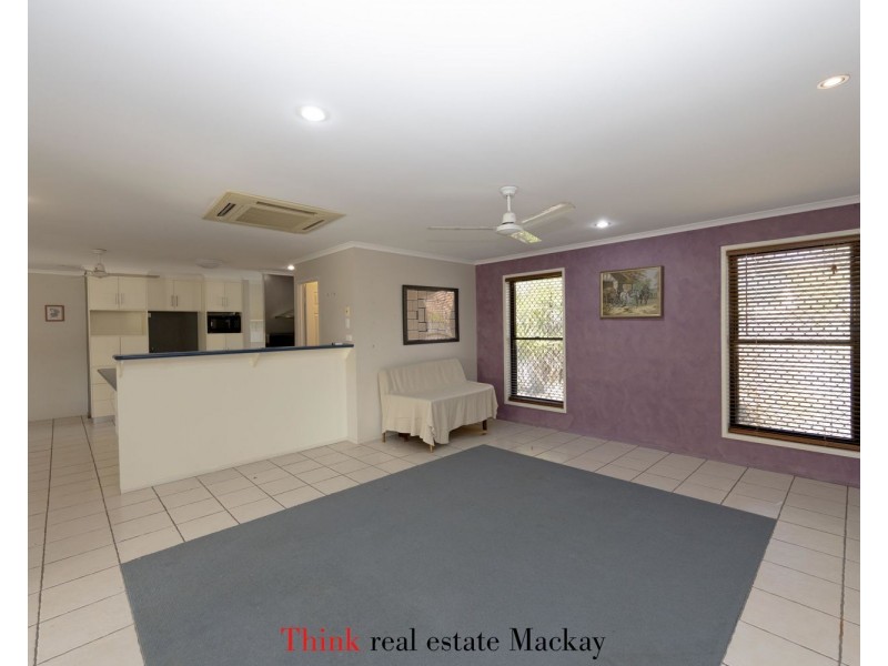 3 Hanlon Way, Rural View QLD 4740