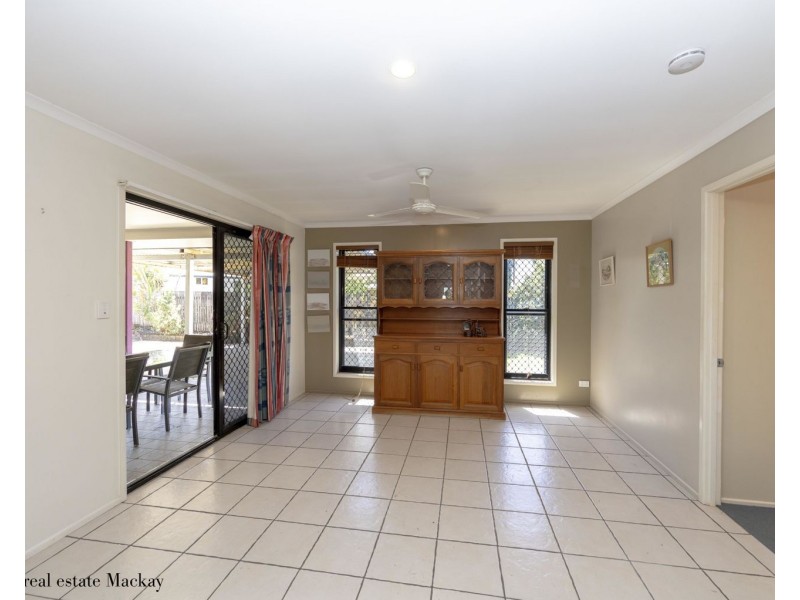 3 Hanlon Way, Rural View QLD 4740