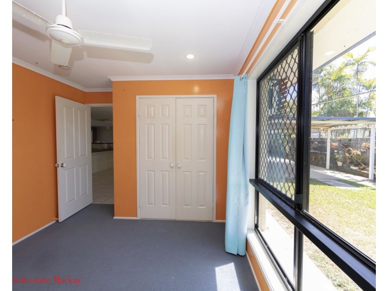 3 Hanlon Way, Rural View QLD 4740