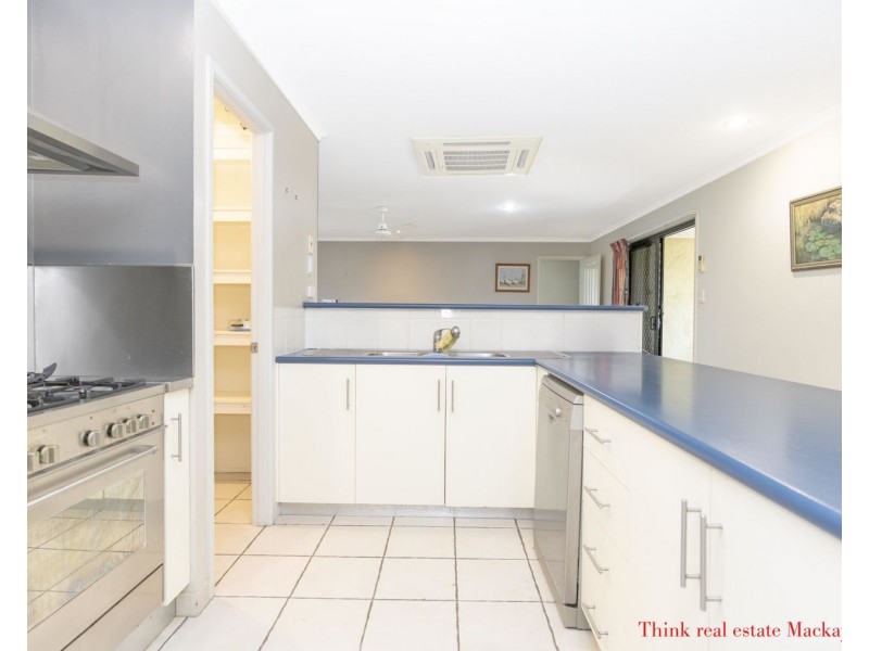 3 Hanlon Way, Rural View QLD 4740