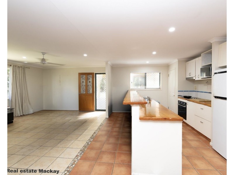 107 Waverley Street, Bucasia QLD 4750