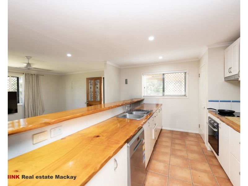 107 Waverley Street, Bucasia QLD 4750