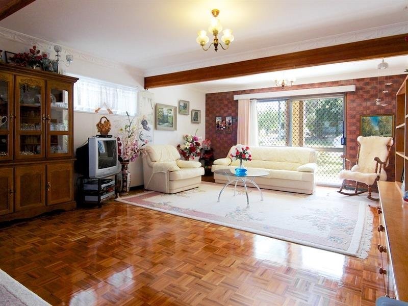 1 Fernshaw  St, Macgregor QLD 4109