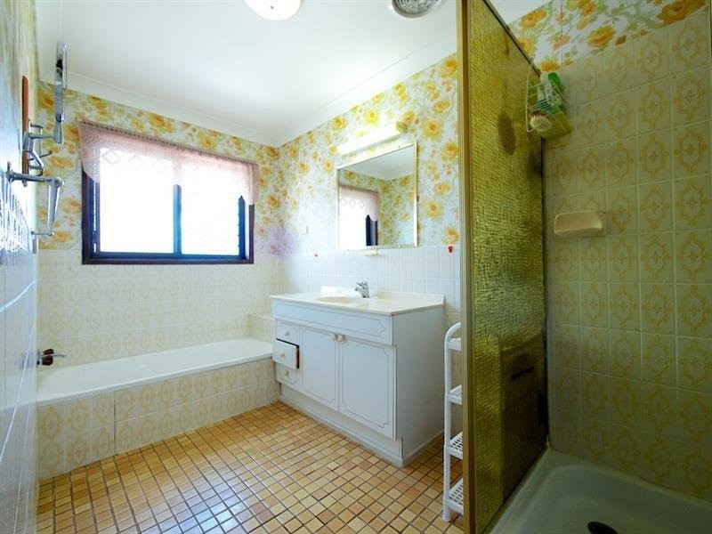 1 Fernshaw  St, Macgregor QLD 4109