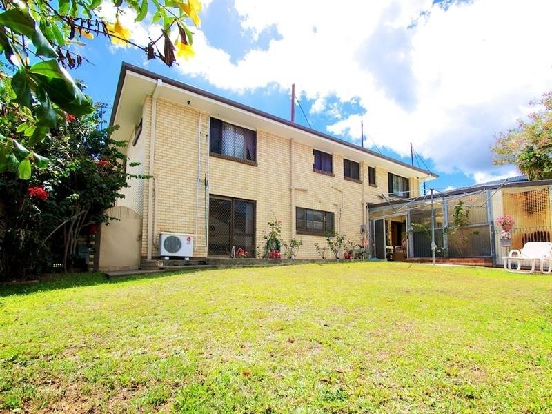 1 Fernshaw  St, Macgregor QLD 4109