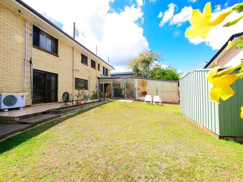 1 Fernshaw  St, Macgregor QLD 4109