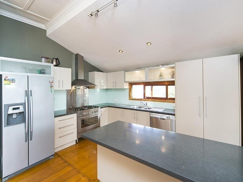 58 Dansie Street, Greenslopes QLD 4120