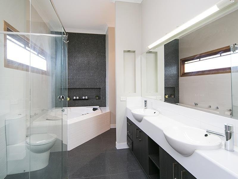 58 Dansie Street, Greenslopes QLD 4120