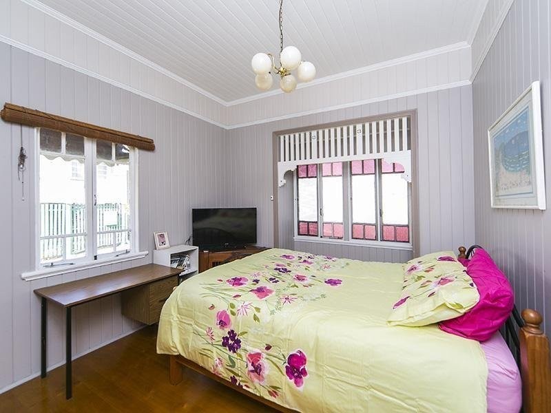 58 Dansie Street, Greenslopes QLD 4120