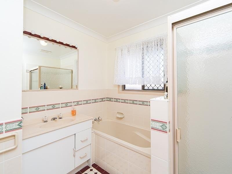 5 Kensington Place, Wishart QLD 4122