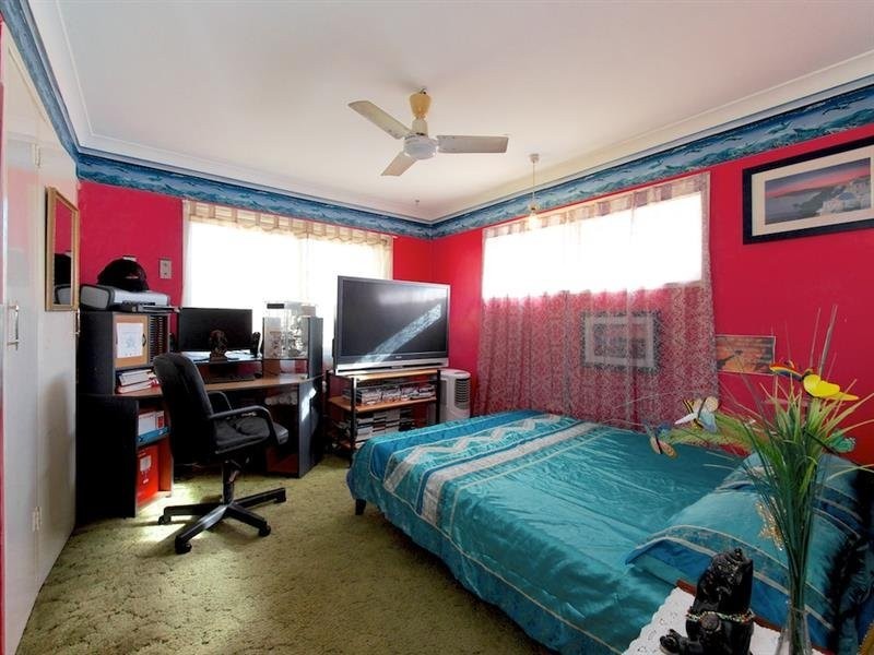 20 Crestgarden St, Macgregor QLD 4109