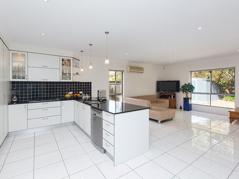 17 Peatmoss Street, Sunnybank Hills QLD 4109