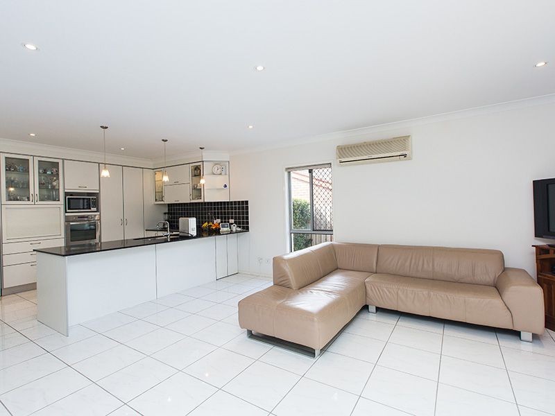 17 Peatmoss Street, Sunnybank Hills QLD 4109