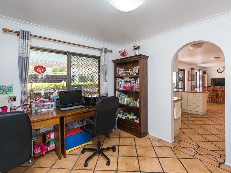 10 Greenleaf Street, Sunnybank Hills QLD 4109