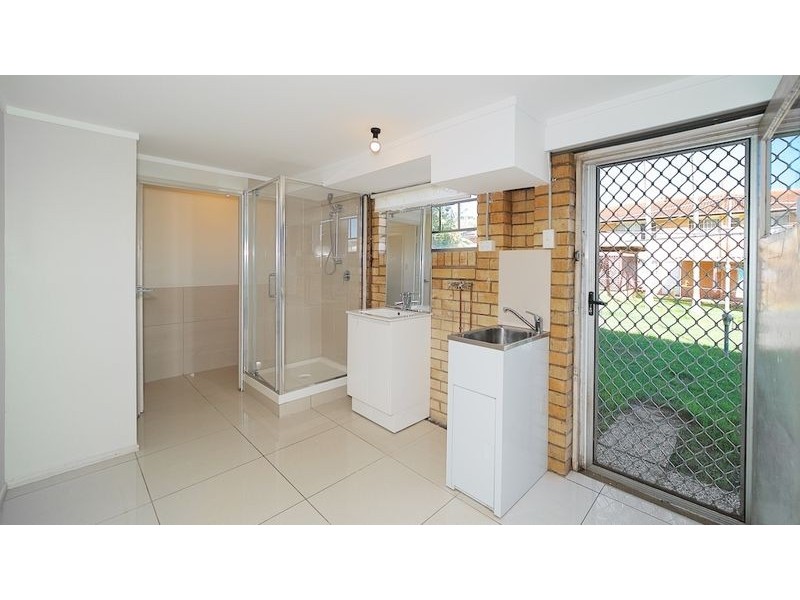 Granny Flat /21 Longridge St, Macgregor QLD 4109