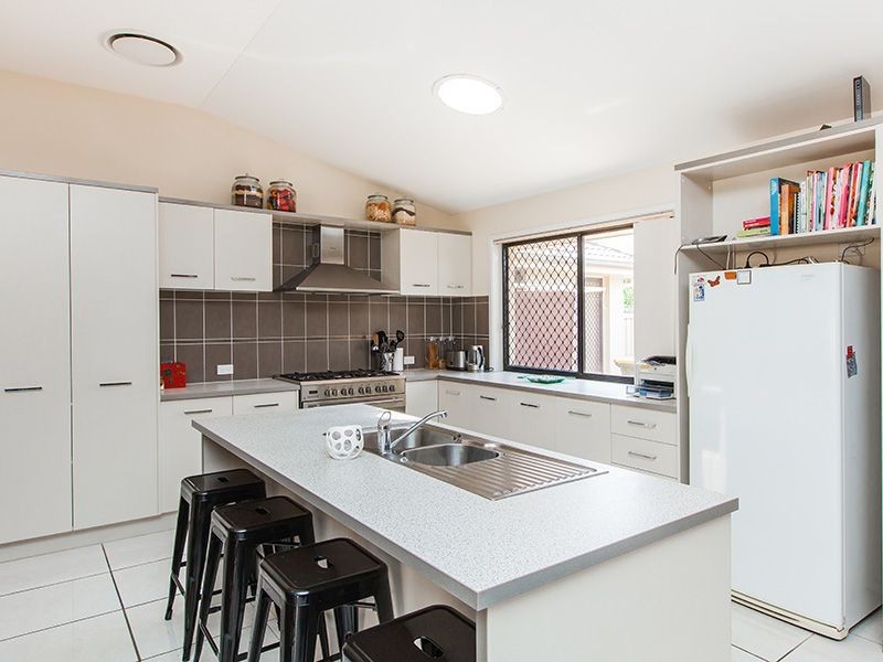 32 Trevi Close, Eight Mile Plains QLD 4113