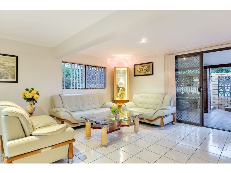 12 Gaillardia St, Macgregor QLD 4109