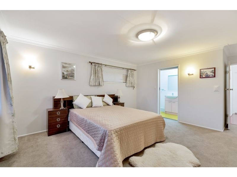 12 Gaillardia St, Macgregor QLD 4109