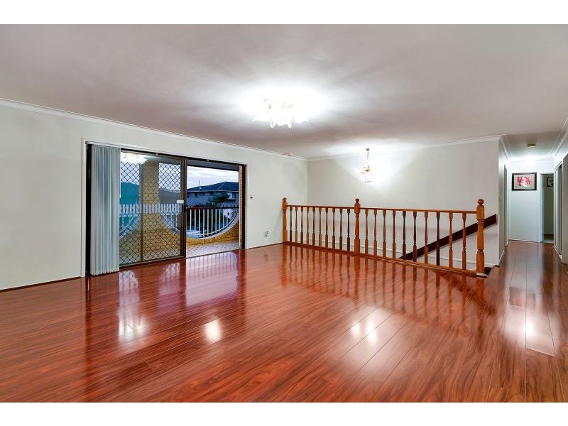 12 Gaillardia St, Macgregor QLD 4109