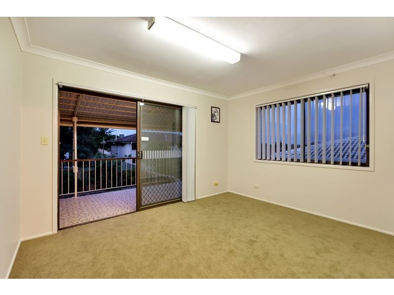 12 Gaillardia St, Macgregor QLD 4109
