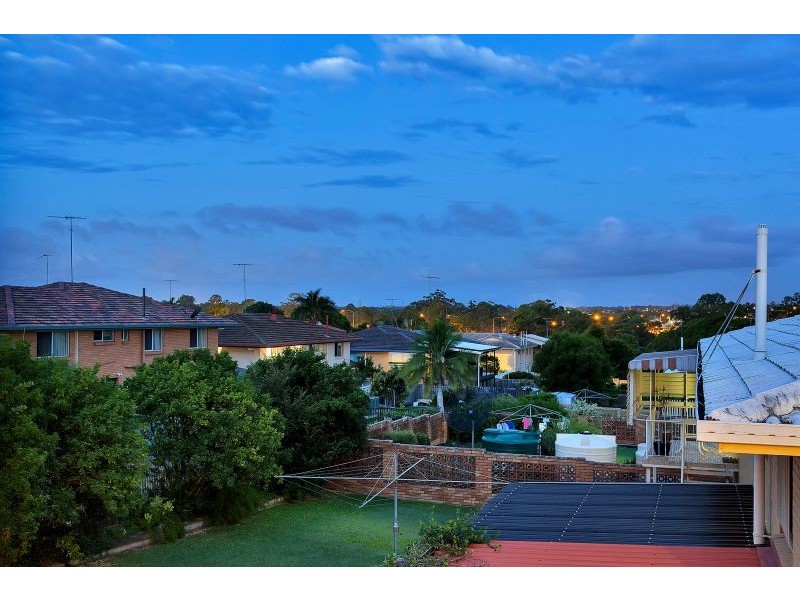 12 Gaillardia St, Macgregor QLD 4109