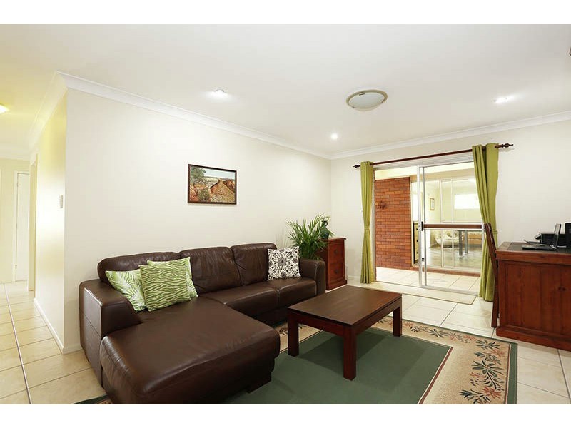 16 Petrina Street, Eight Mile Plains QLD 4113