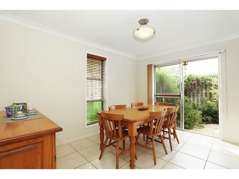 16 Petrina Street, Eight Mile Plains QLD 4113