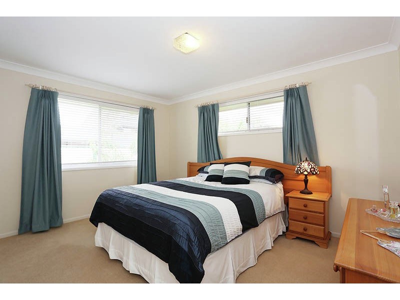 16 Petrina Street, Eight Mile Plains QLD 4113