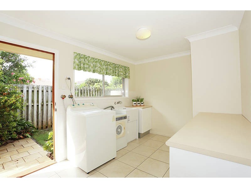 16 Petrina Street, Eight Mile Plains QLD 4113