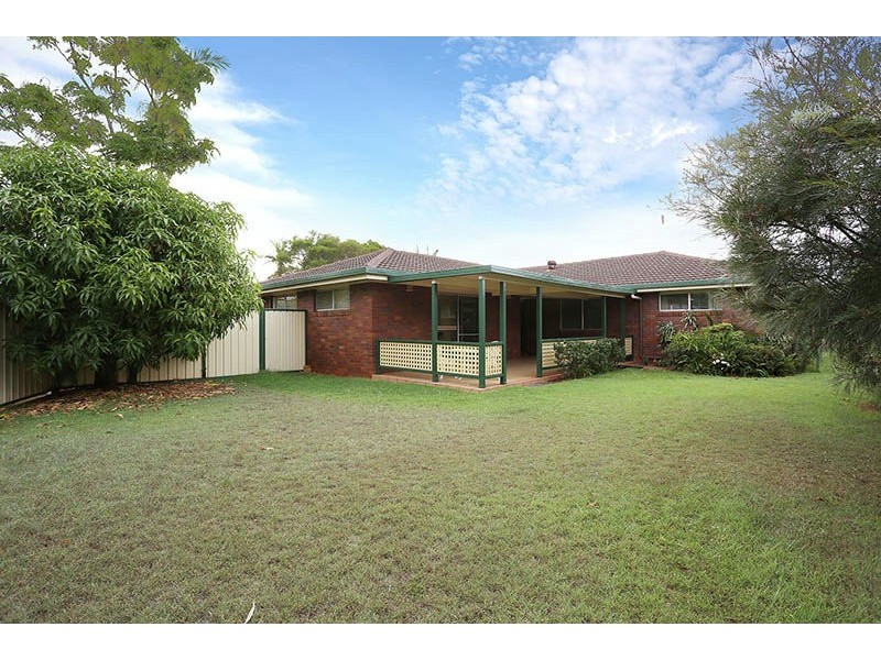 16 Petrina Street, Eight Mile Plains QLD 4113