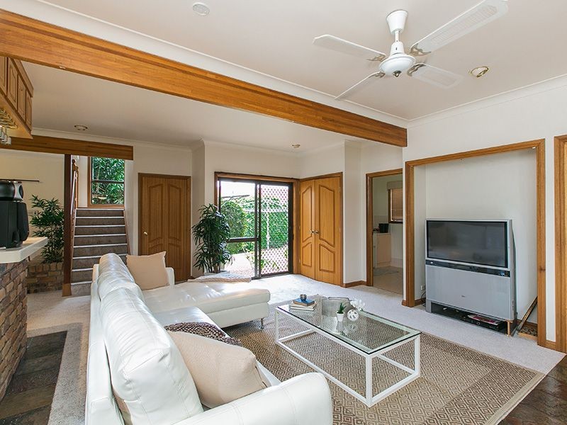 8 “Gleneagles Court” Altandi Street, Sunnybank QLD 4109