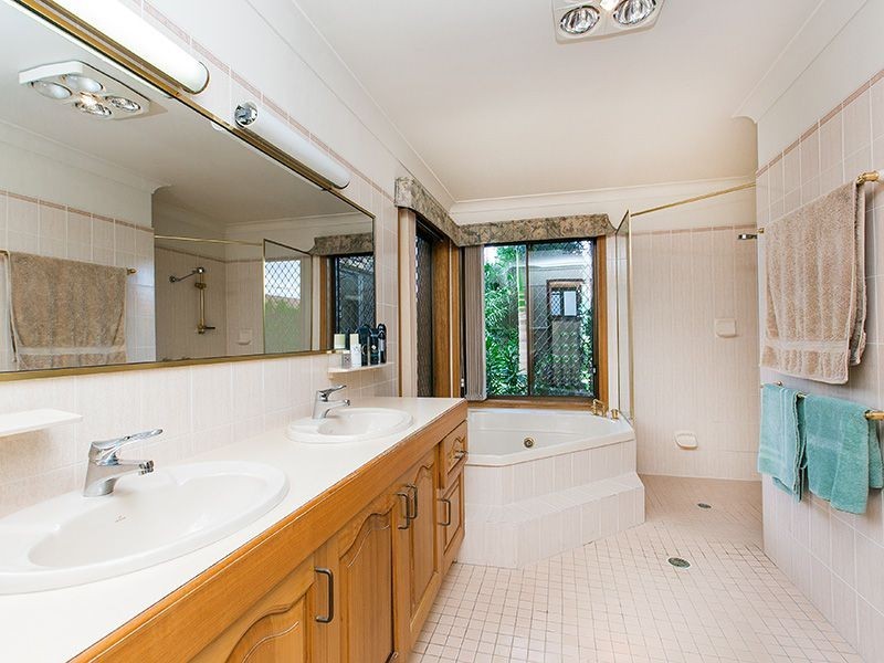 8 “Gleneagles Court” Altandi Street, Sunnybank QLD 4109