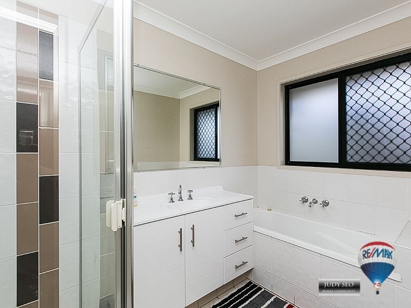 18 Hudson st, Calamvale QLD 4116