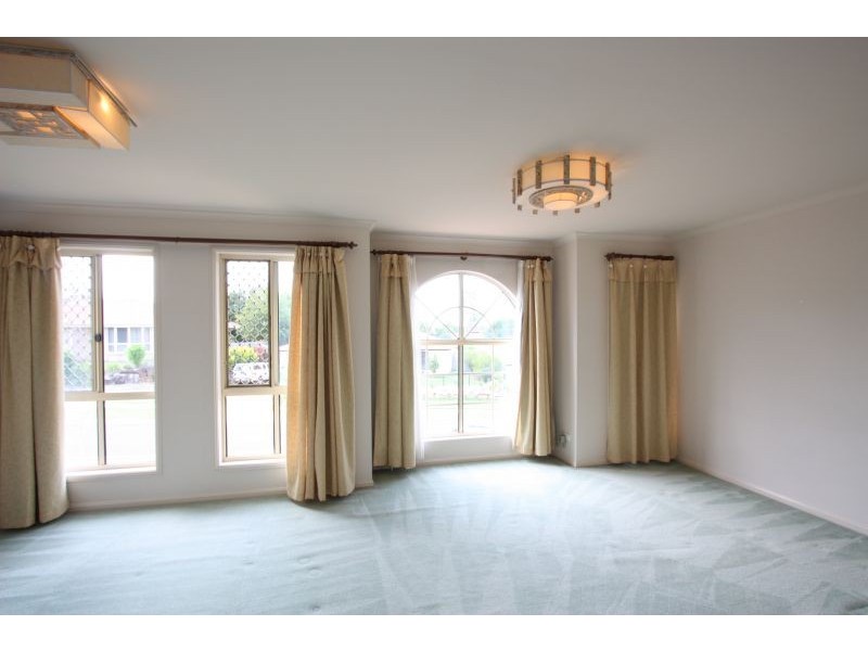 15 Malia St, Sinnamon Park QLD 4073