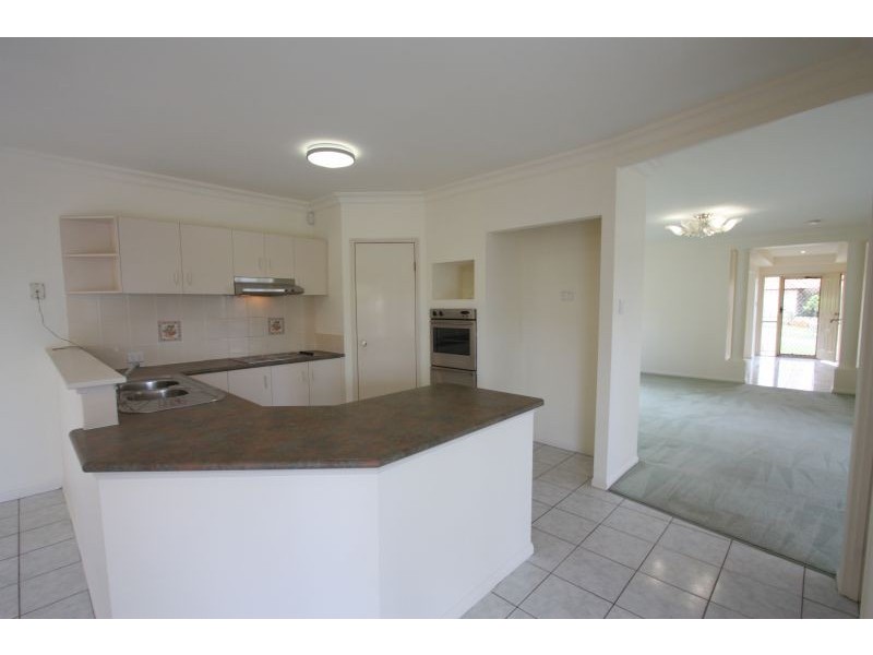 15 Malia St, Sinnamon Park QLD 4073