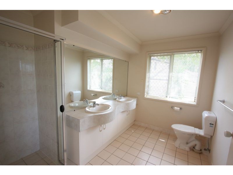 15 Malia St, Sinnamon Park QLD 4073