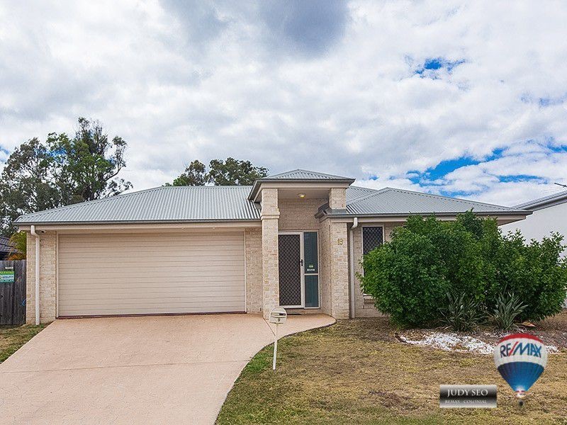 19 Lillydale Place, Calamvale QLD 4116