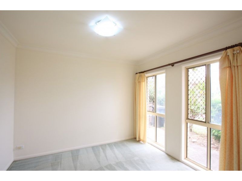 15 Malia St, Sinnamon Park QLD 4073