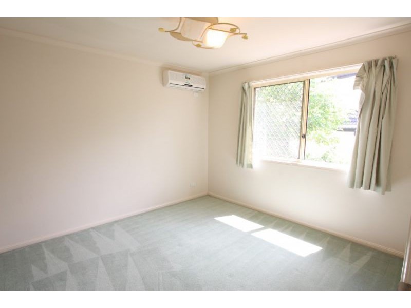 15 Malia St, Sinnamon Park QLD 4073