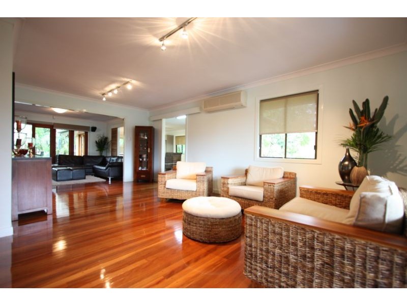 6 Rhyl St, Macgregor QLD 4109