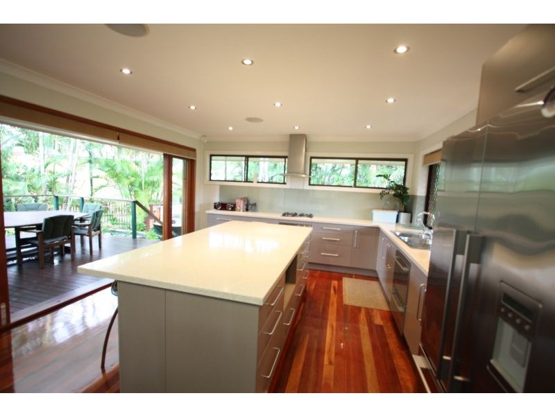 6 Rhyl St, Macgregor QLD 4109