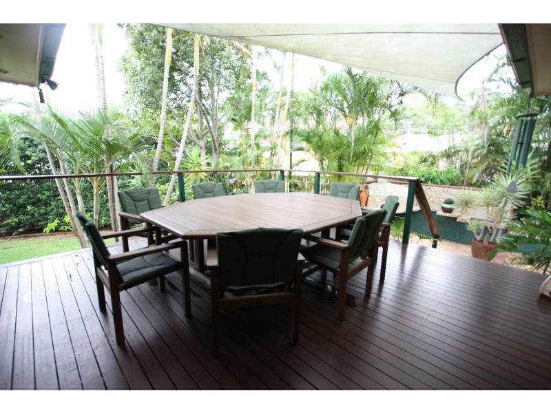 6 Rhyl St, Macgregor QLD 4109