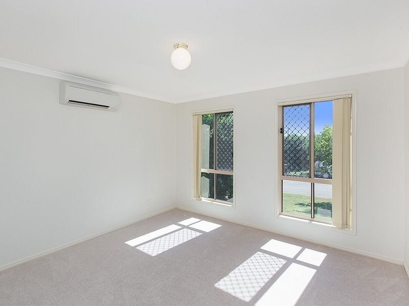 13 Wavecrest Place, Calamvale QLD 4116