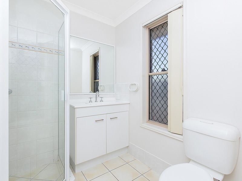 13 Wavecrest Place, Calamvale QLD 4116