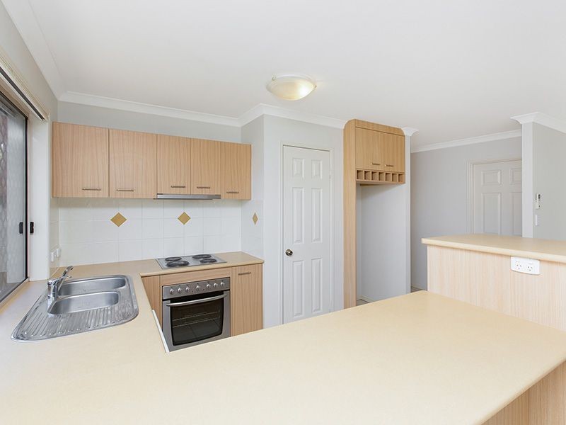 13 Wavecrest Place, Calamvale QLD 4116