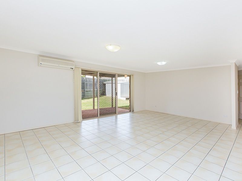 13 Wavecrest Place, Calamvale QLD 4116