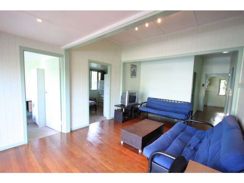 214 Mains Rd, Sunnybank QLD 4109