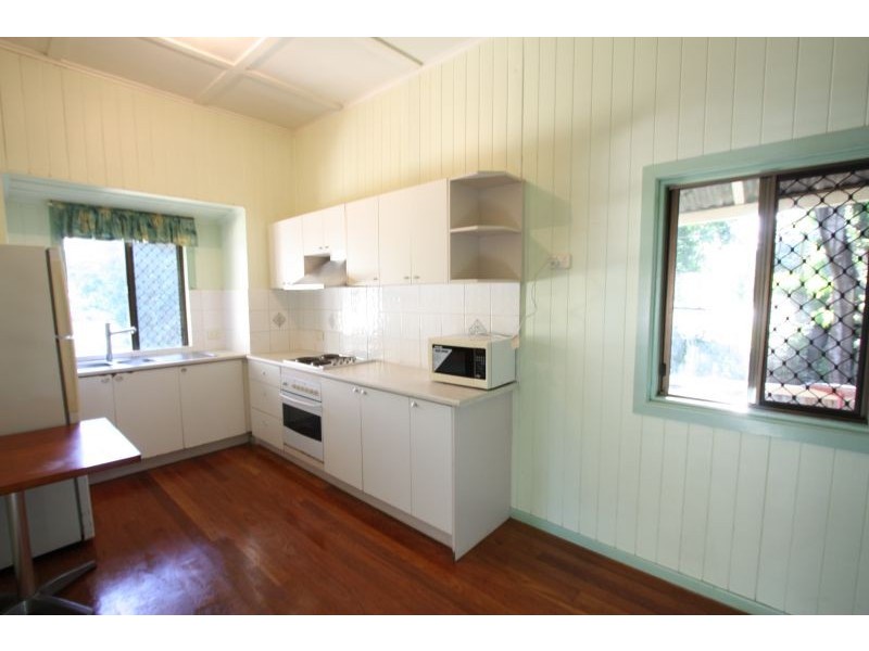 214 Mains Rd, Sunnybank QLD 4109