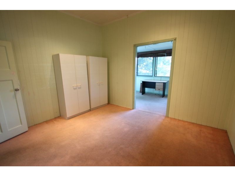 214 Mains Rd, Sunnybank QLD 4109